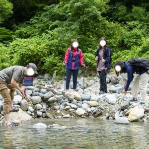 混浴画像|皆で入れば恥ずかしくない！切明温泉「河原の湯」混。